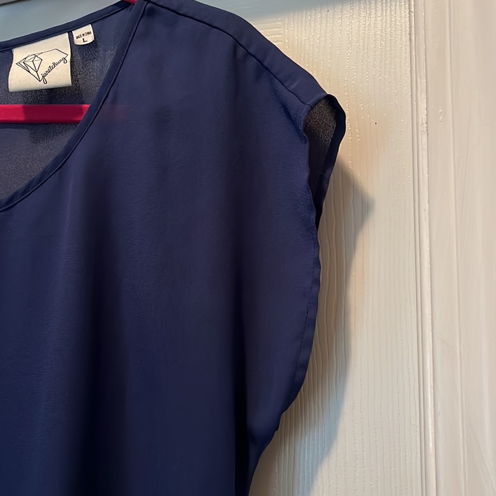 Beautiful Blouse - Picture 3 of 8